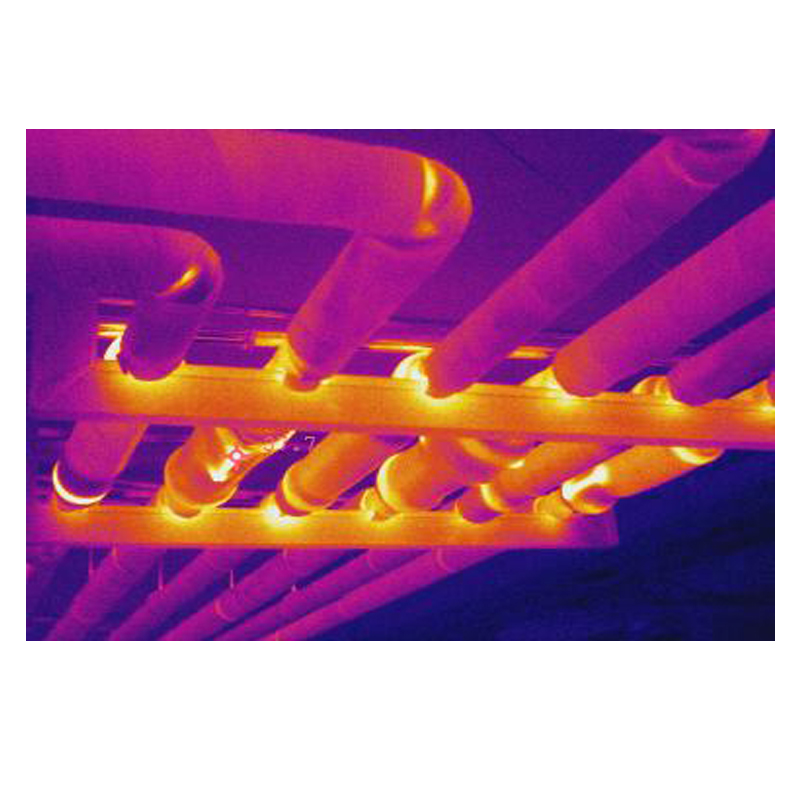 Thermal image of large pipes on the ceiling showing a hot spots in the middle.