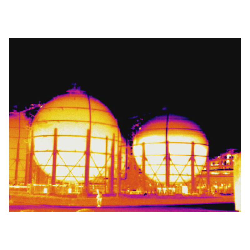 Thermal image of two oil tankers indicating their oil levels.