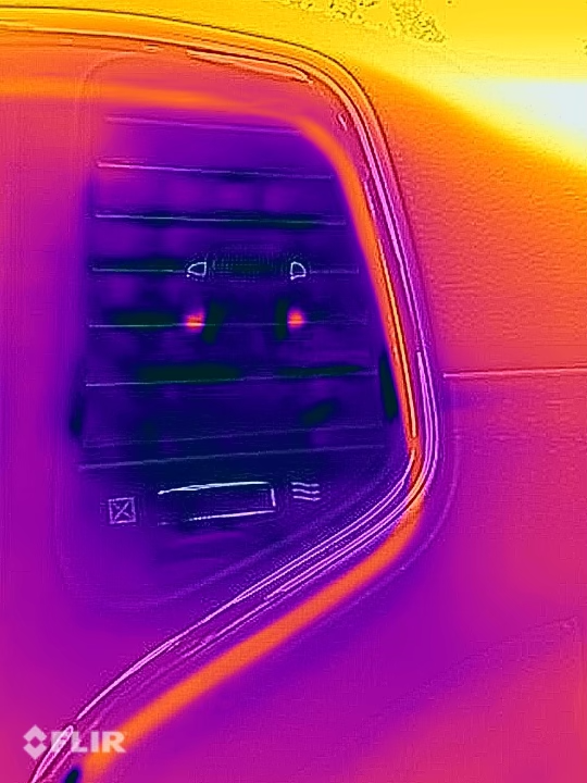 Thermal image of a vehicle AC vent. The entire vent is a dark blue indicating that it is cold and, therefore, functioning correctly. 