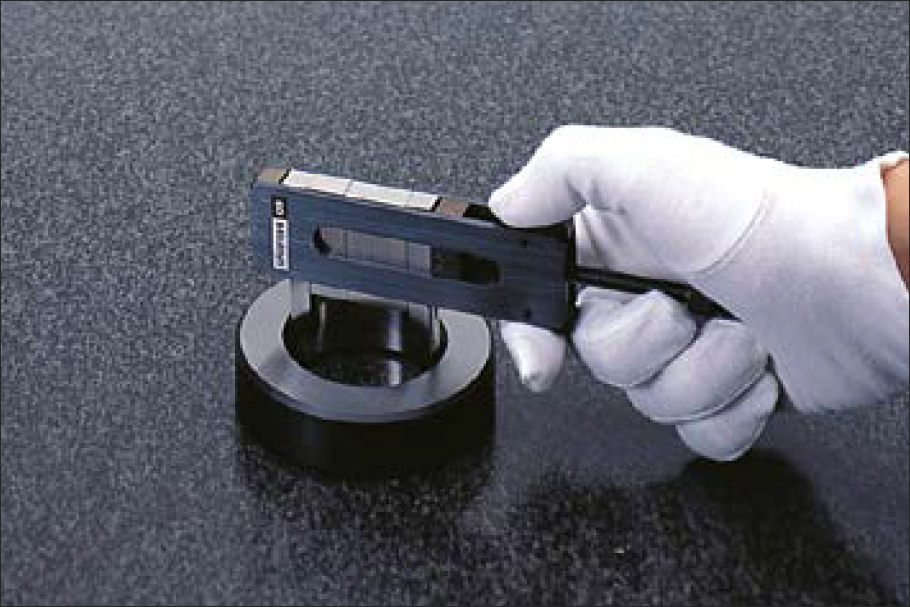 Mitutoyo series 516 gauge block accessory example 1