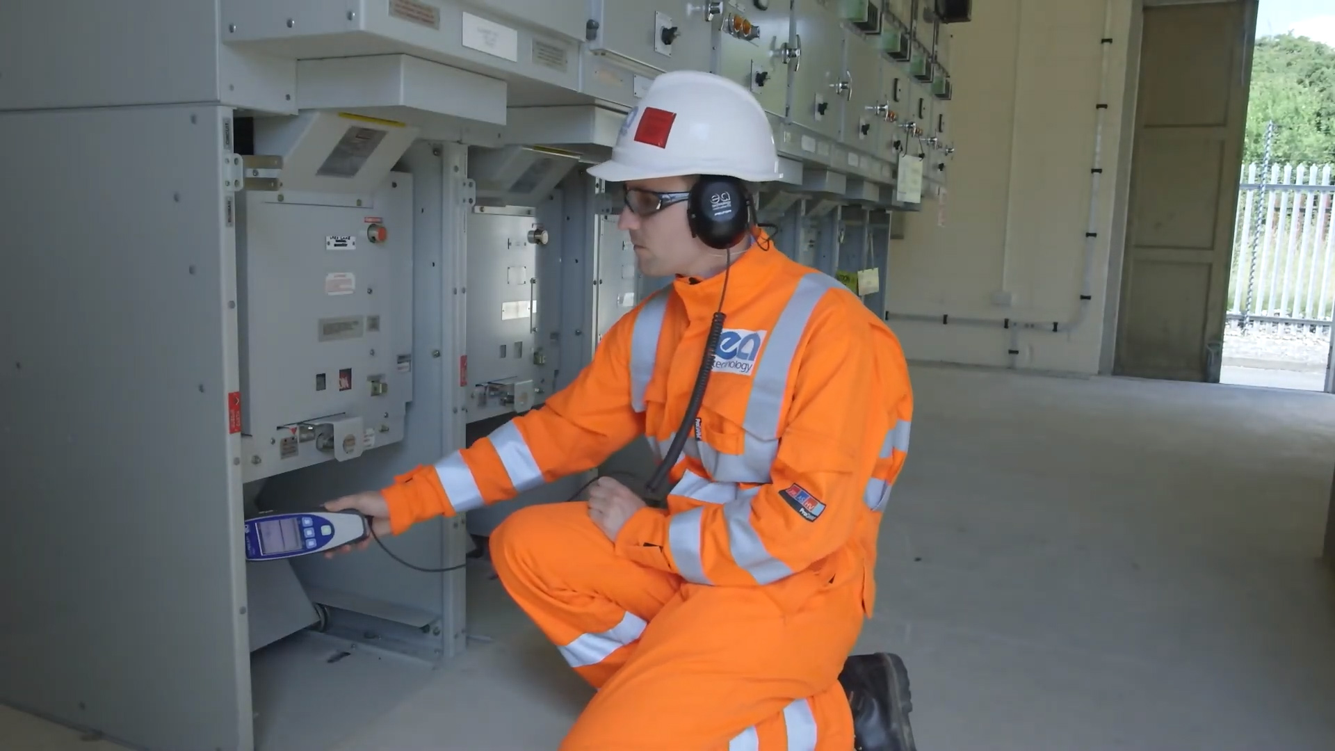 EA Technology UTP2 Kit 1: Basic Pack being used in the field to test apparatus.