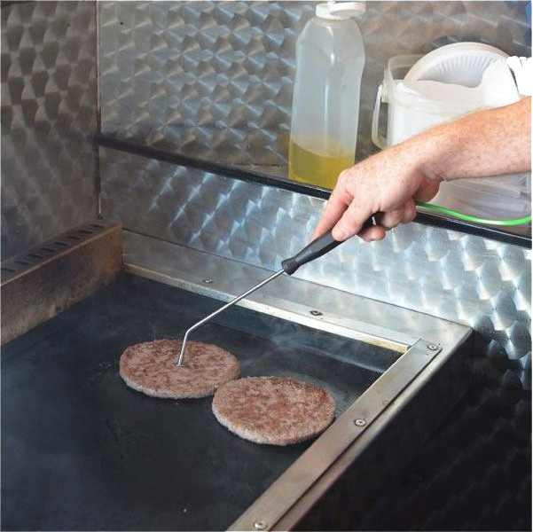 ETI 123-745/746 K Burger Probe checking the temperature of a burger.