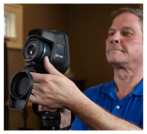 FLIR E86 in Hand